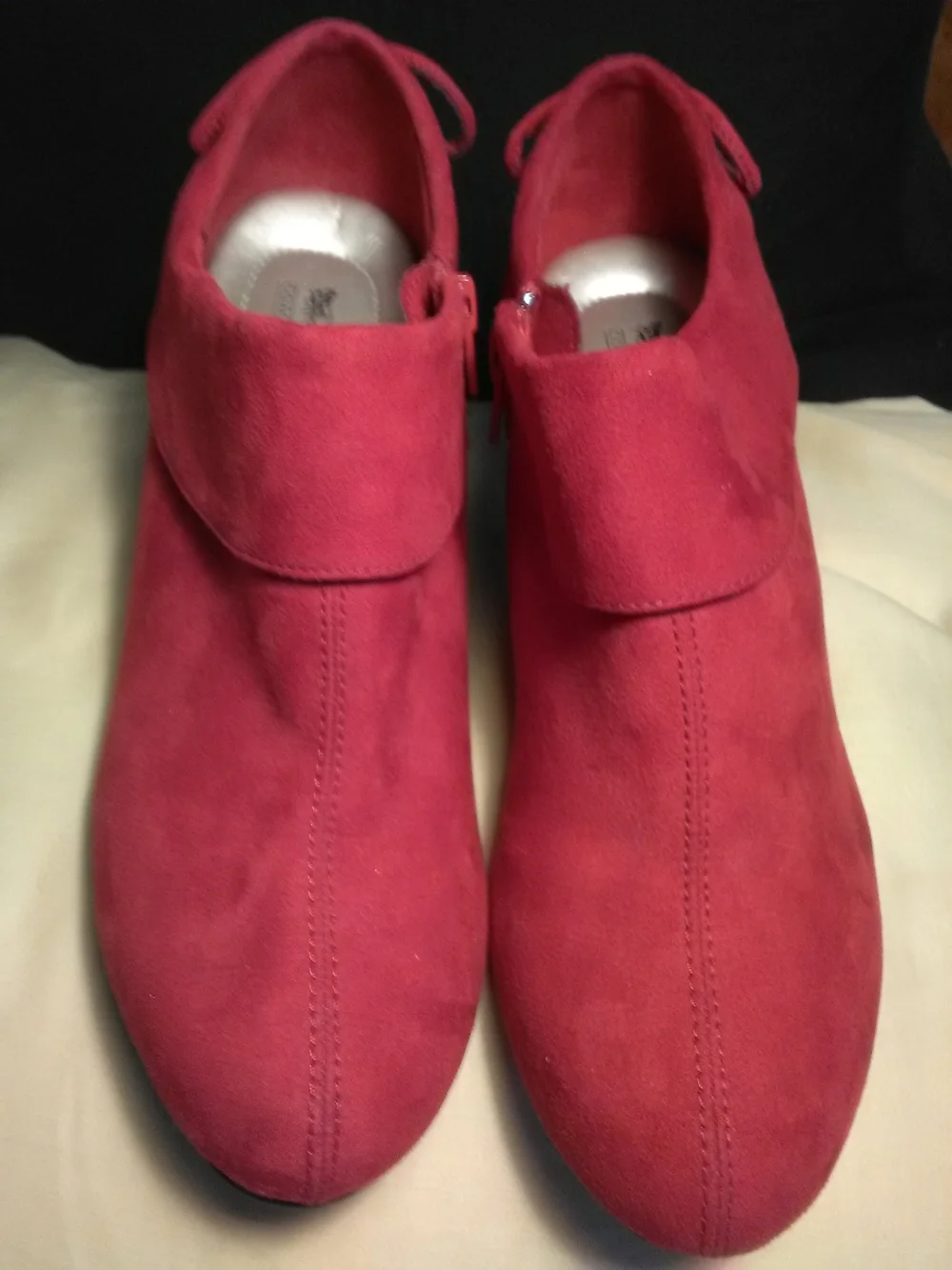 LK. NEW Coach and Four Red Suede Block Heel Bootie SZ. 9 SIDE ZIP  3IN. HEEL